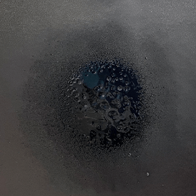 垂れずにピタッと密着